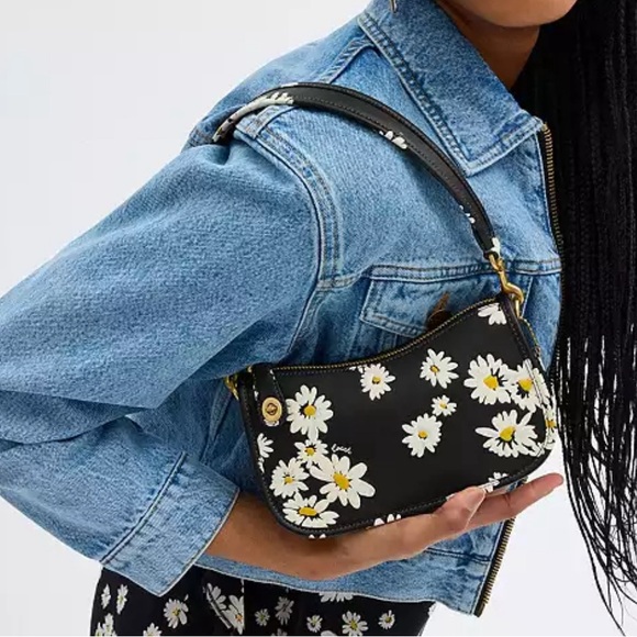 Authentic COACH 1941 Glovetanned Leather turnlock zip closure Crosby/Clu… - Picture 16 of 16